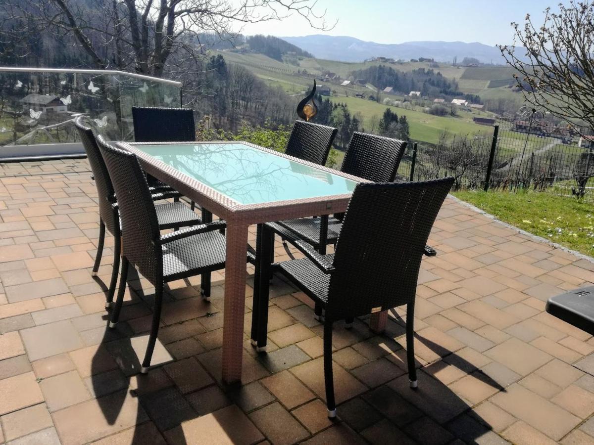 Das Weinberghaus Ratsch an der Weinstrasse Luaran gambar