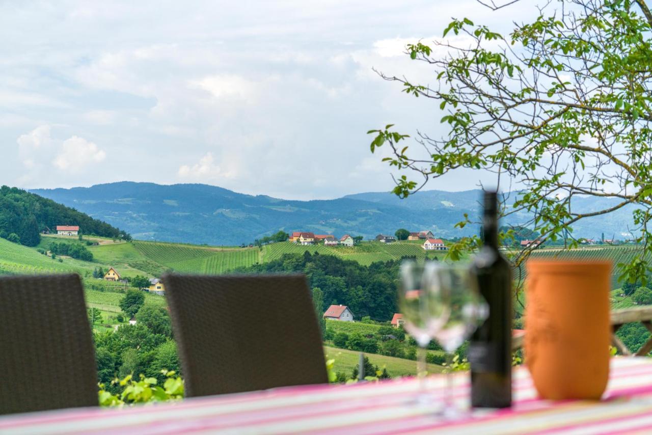 Das Weinberghaus Ratsch an der Weinstrasse Luaran gambar