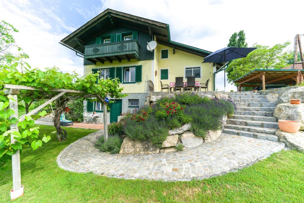 Das Weinberghaus Ratsch an der Weinstrasse Luaran gambar