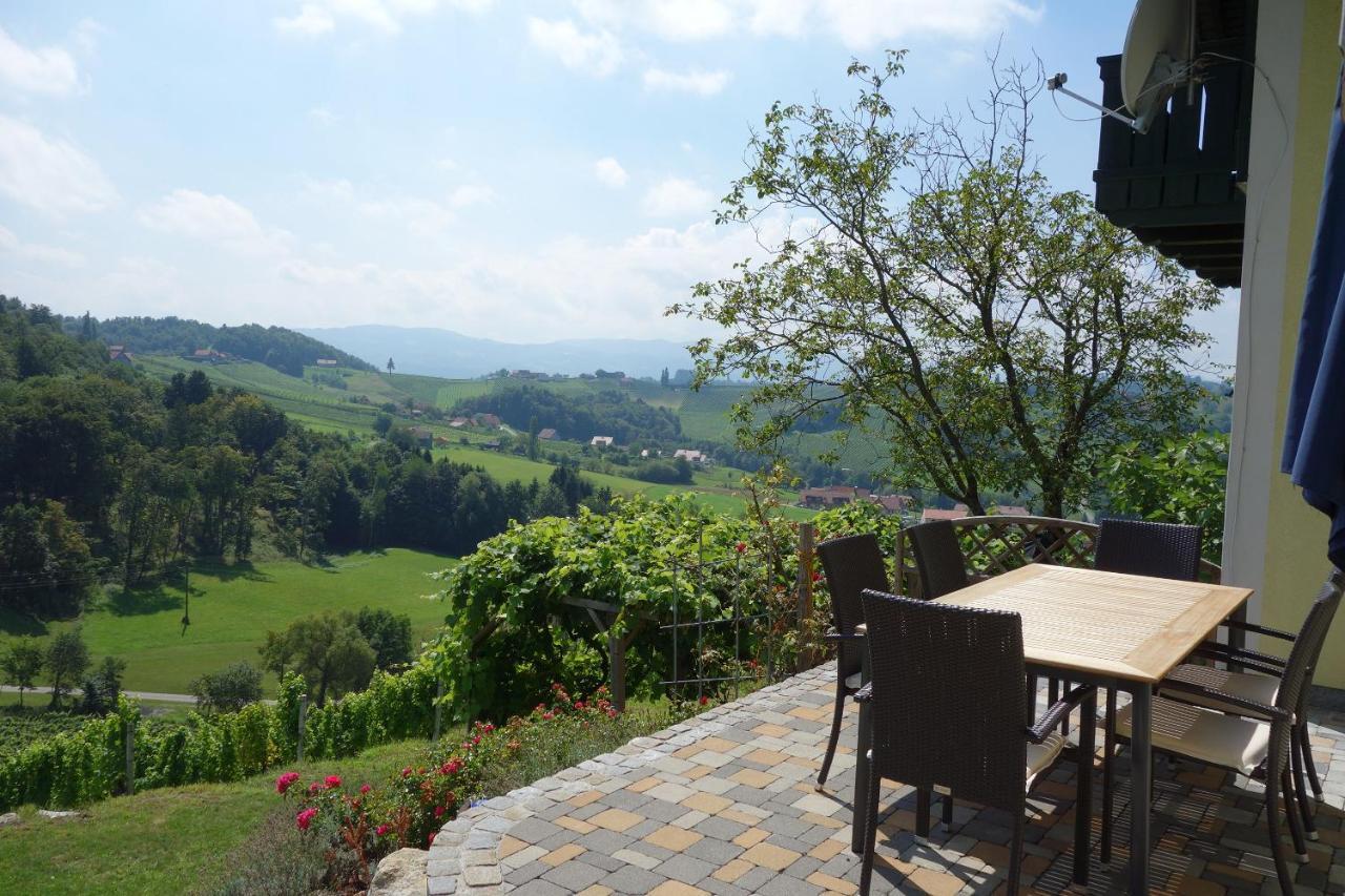 Das Weinberghaus Ratsch an der Weinstrasse Luaran gambar