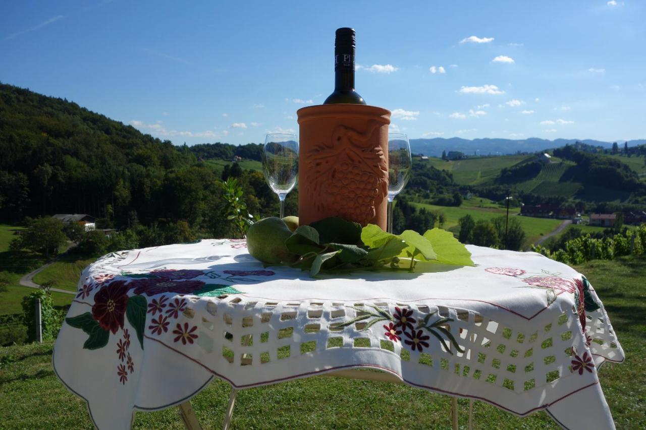 Das Weinberghaus Ratsch an der Weinstrasse Luaran gambar