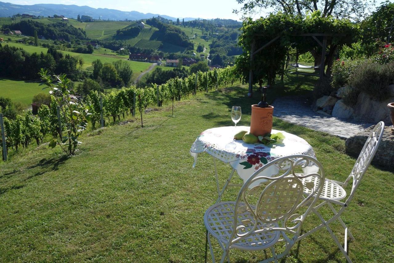 Das Weinberghaus Ratsch an der Weinstrasse Luaran gambar